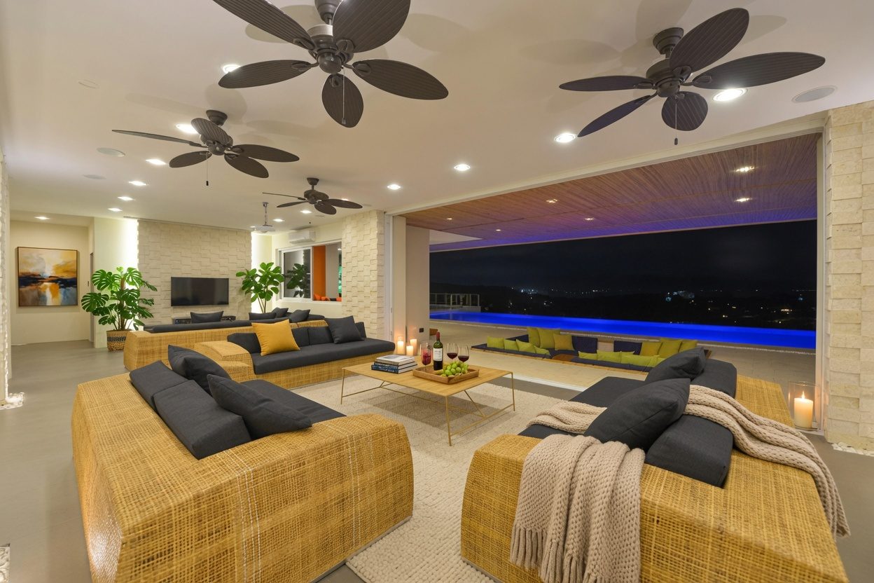 Caipirinha Villa 客厅，面向泳池